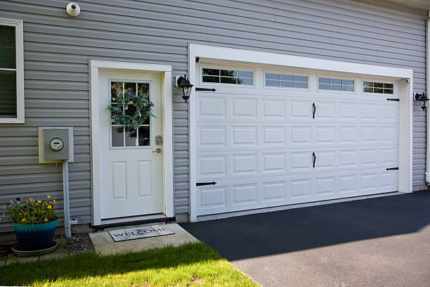 24/7 Emergency Garage Door Panel Replacement experts in Hudspeth County County, TX